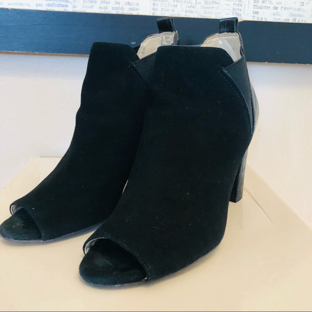 Marc Fisher Sayla Black Snake Open Toe Bootie Sz 5.5
